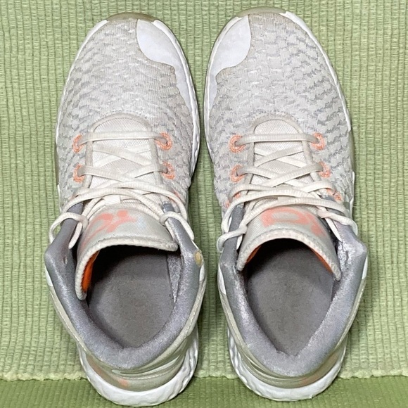 Nike Boys Kd Trey 5 VIII CT1425-102 Gray Running Sneaker Shoes Sz 7Y & Wms 8.5 - Picture 5 of 12